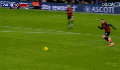 将缺战曼城！凯塞多犯规染黄，累积黄牌停赛