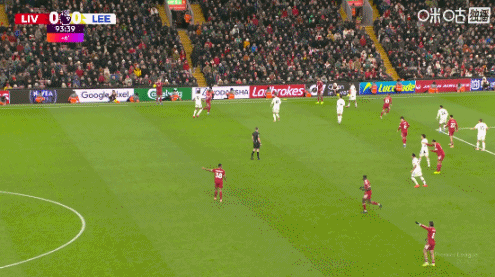 “跑一跑！”基耶萨补时发界外球一度无人接应，最终将球向后掷出