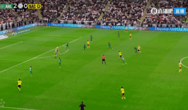 超巨失误！吉达国民门将扑远射“下蛋”丢球，利雅得胜利扳回一城