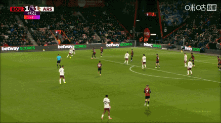 太犹豫了！上半场最后几秒，阿森纳来回传球迟迟不传中射门