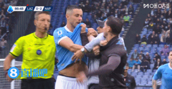 各吃一红！马佐基与马鲁西奇爆发冲突，孔蒂劝架！拉齐奥9人作战