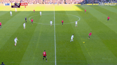 歪的有点多！卡塞米罗外脚背传中，舍什科头球离谱顶偏