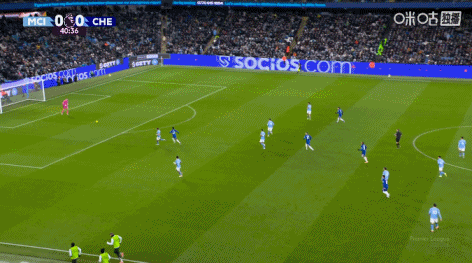 真敢传，多纳鲁马后场出球，差点直接传给埃斯特旺