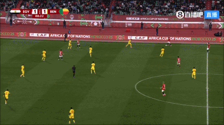 错失绝杀！萨拉赫第89分钟杀入禁区，小角度打门被对手扑住