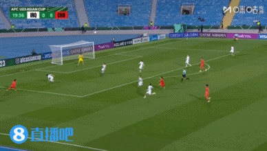 有威胁！王钰栋边路突破送出传中，王博豪头槌攻门偏出立柱