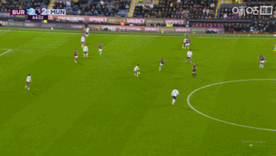 差点世界波！小将莱西禁区前精彩搓射，皮球砸在门框弹出