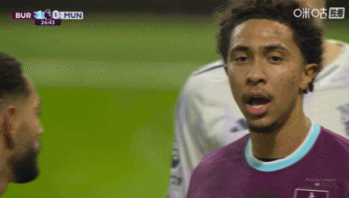 利马破门但被判犯规在先进球无效，弗莱彻无奈摊手