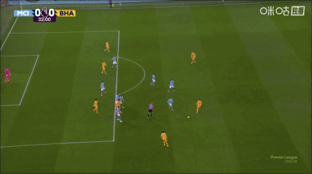 扑救还是稳！格罗斯近距离头球攻门，被多纳鲁马扑出