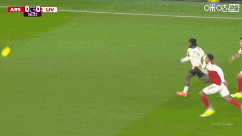 弗林蓬禁区倒地，阿森纳与利物浦双方发生争吵