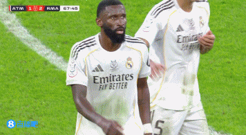 这？皇马换人，场上4后卫：琼阿梅尼、F·加西亚、门迪、卡雷拉斯