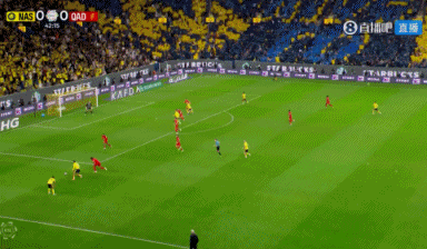 可惜了！安吉洛传中，后点科曼跟进射门打高