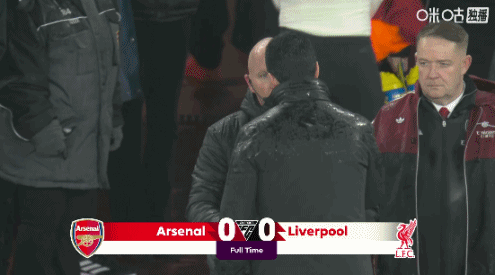 阿森纳0-0战平利物浦，阿尔特塔赛后找第四官员交流