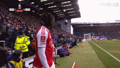 又是角球得分！诺尔高门前混战造乌龙 阿森纳1-1光速扳平朴茨茅斯