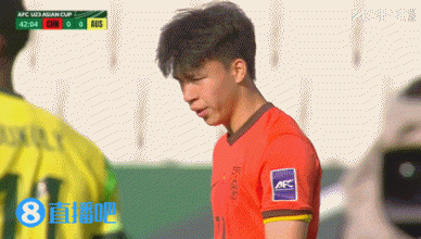 领先澳大利亚！记者谈中国进球：定位球没白练，王钰栋开球质量高