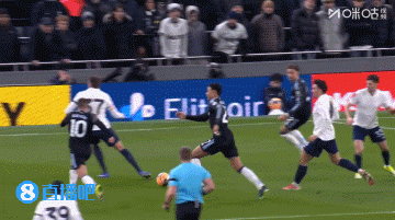 还能嚼多久?半场被气晕吐掉口香糖,半场回来弗兰克又继续嚼嚼嚼 还能嚼多久?半场被气晕吐掉口香糖,半场回来弗兰克又继续嚼嚼嚼