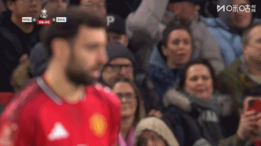 这脚有威胁！梅努架炮，B费远射被门将倒地扑出