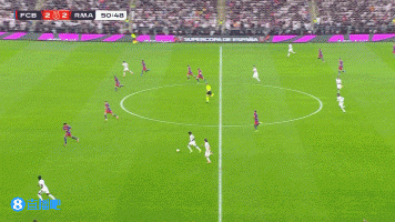 这没进？维尼修斯远射被扑，随后插上补射空门打高