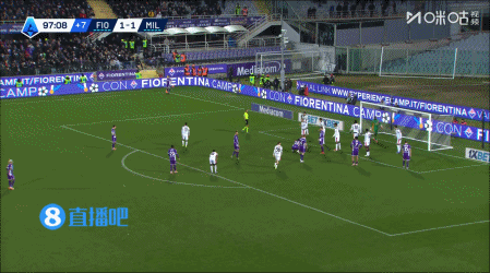 不满球队表现？！阿莱格里在米兰防守最后一个角球时就已经离场