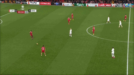 互相传射！比赛最后时刻索博长传，维尔茨横传助攻埃基蒂克破门