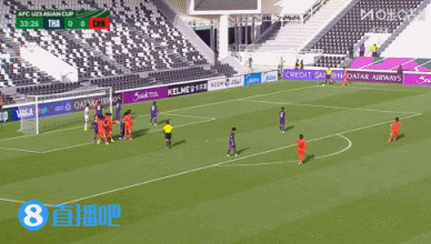 形成攻势！U23国足连续两波定位球进攻完成打门，王钰栋射门被挡