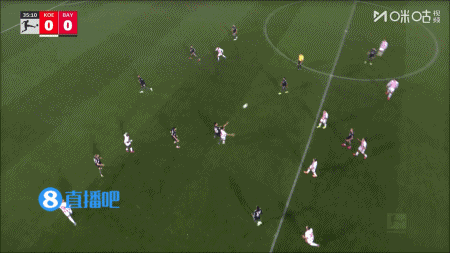 差点乌龙！科隆门将接回传停球失误，皮球贴着立柱出了底线