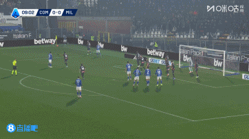 米兰落后！科莫战术角球传中，肯普夫头球破门