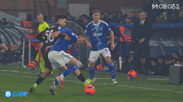 前裁判：拉比奥特被撞后判点球正确，萨勒马科尔斯反抢时并未犯规