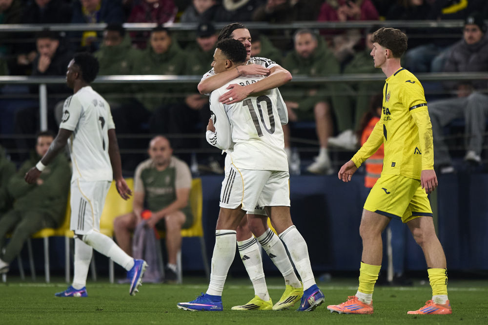 西甲综合：姆巴佩“双响” 皇马客胜暂登榜首