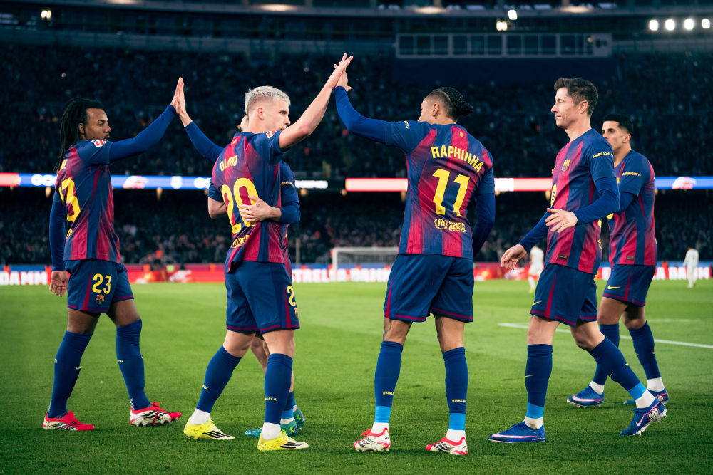 西甲综合：巴萨轻取奥维耶多重回榜首