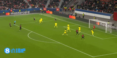 这球漂亮！蒂尔曼凌空抽射梅开二度，药厂2-0领先黄潜！